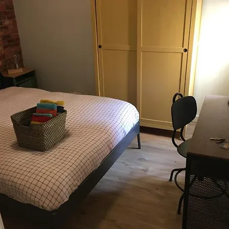 Practical Room: Barcelona-fira-airport Konukevi *