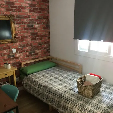 Practical Room: Barcelona-fira-airport Guest house *