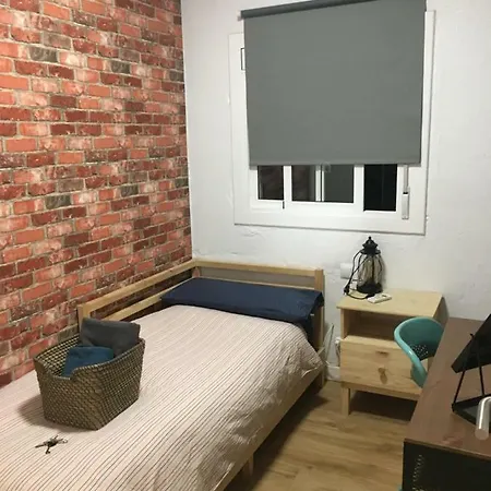 Guest house Practical Room: Barcelona-fira-airport